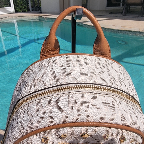 Michael Kors Vanilla Cream Medium Abbey Signature Gold Studded Backpack/Tan Trim - Picture 8 of 16